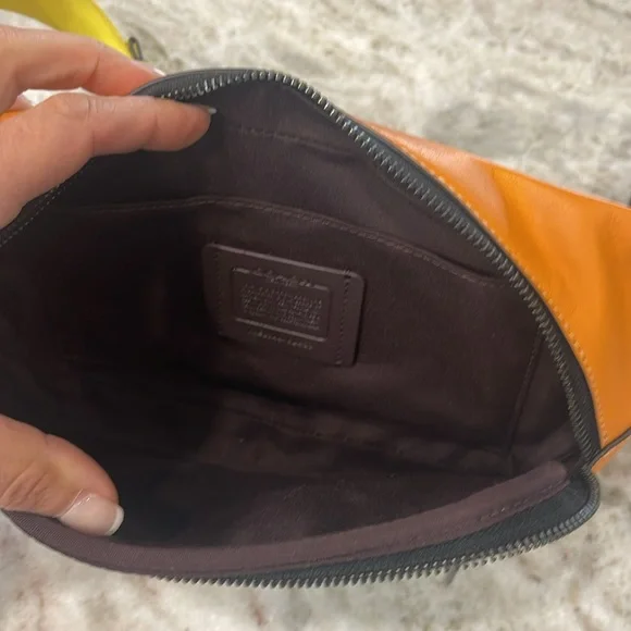 Coach bum bag - Picture 2 of 4